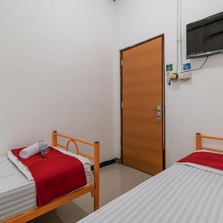 Hotel Reddoorz Near Terminal Bubulak Bogor Extérieur photo