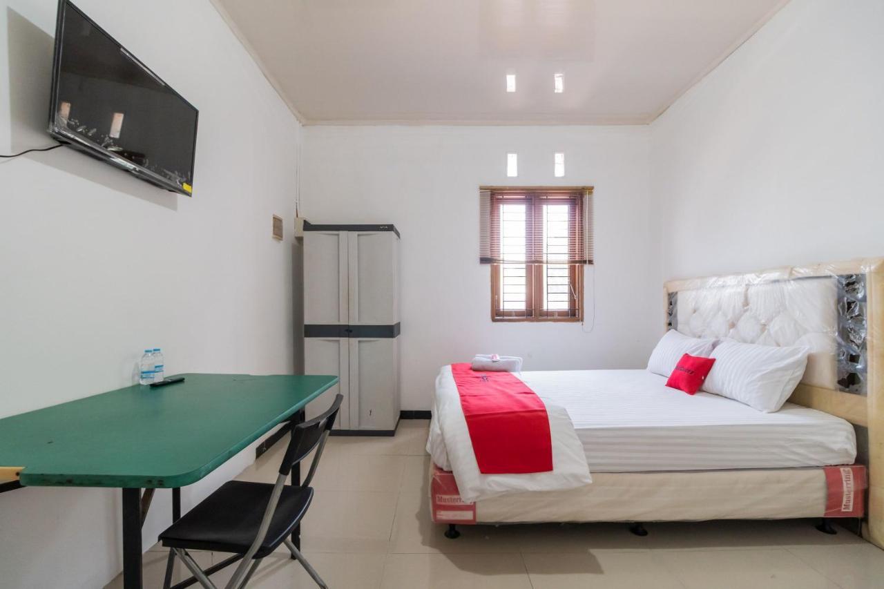 Hotel Reddoorz Near Terminal Bubulak Bogor Extérieur photo