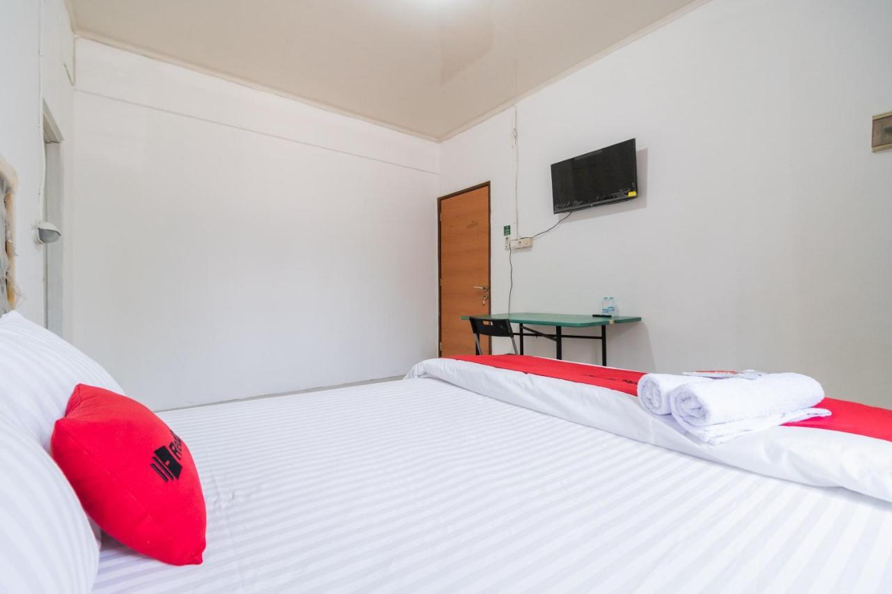 Hotel Reddoorz Near Terminal Bubulak Bogor Extérieur photo